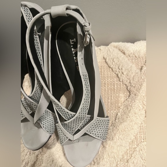 L.AM.B Gwen Stefani Gray Leather Open
Toe Criss Cross Strap Heels - Picture 2 of 4